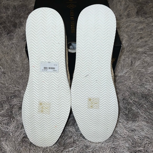 Disney shoes - Picture 3 of 3